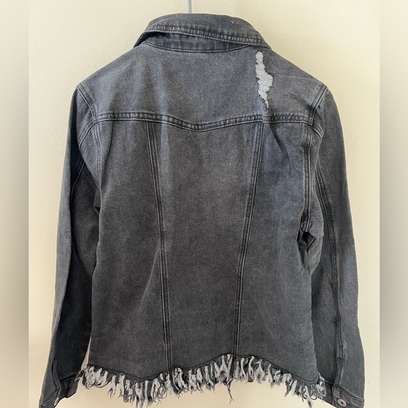 NWOT Distressed Jean Jacket Women’s Small - Picture 6 of 7